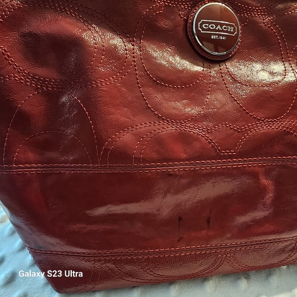 COACH F15142 Patent Leather Signature C Tote - Picture 16 of 16